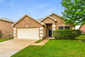 8406 River Bluffs Dr Arlington, TX 76002